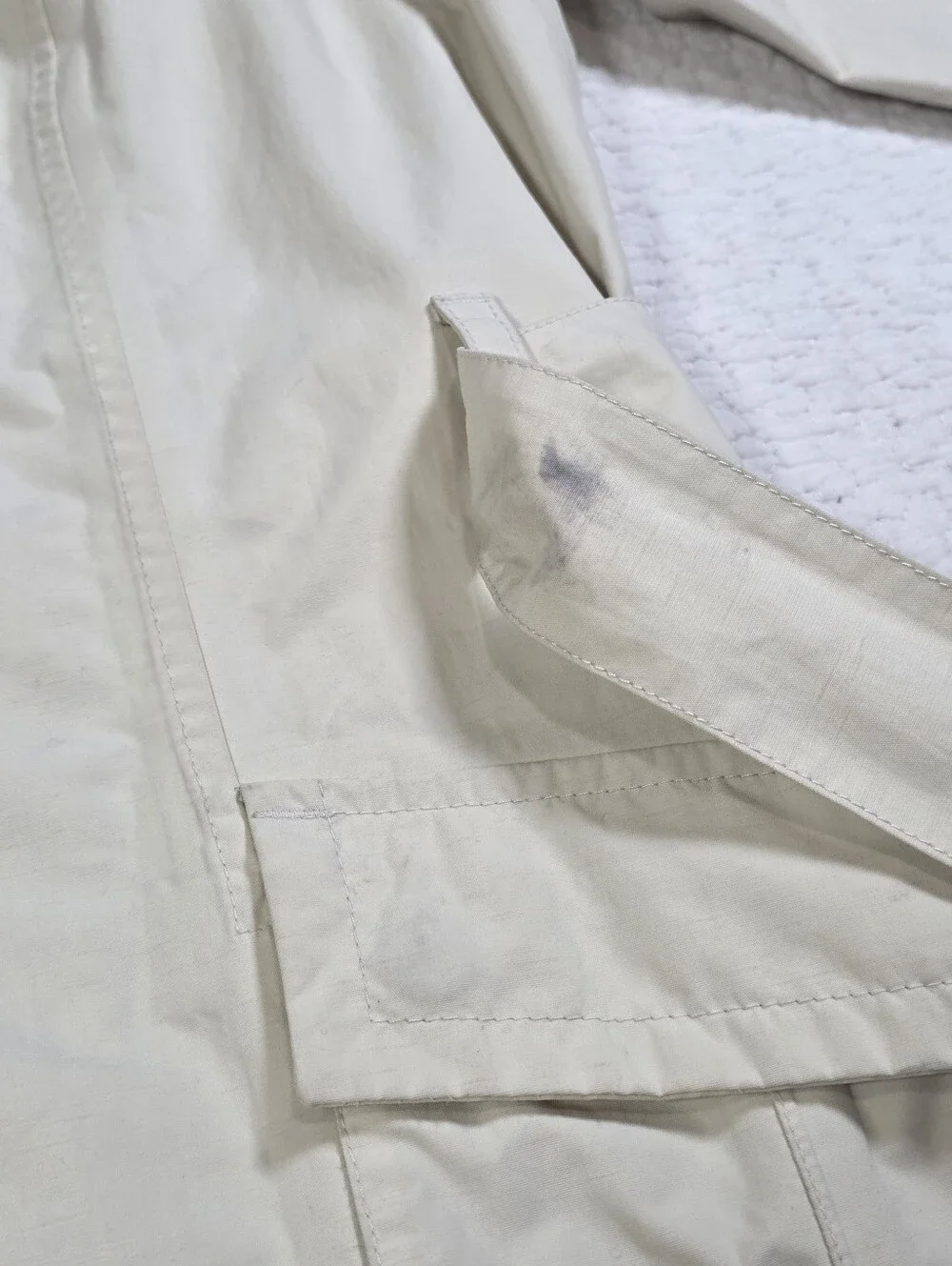 The North Face Women's Cream HyVent Belted Rain Trench Coat - Picture 13 of 15